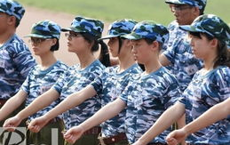 大学生军训娱乐,大学生娱乐活动掠影