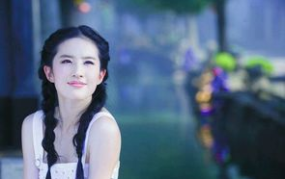 娱乐吃瓜刘亦菲,娱乐圈的瓜田，她如何成为焦点女神？